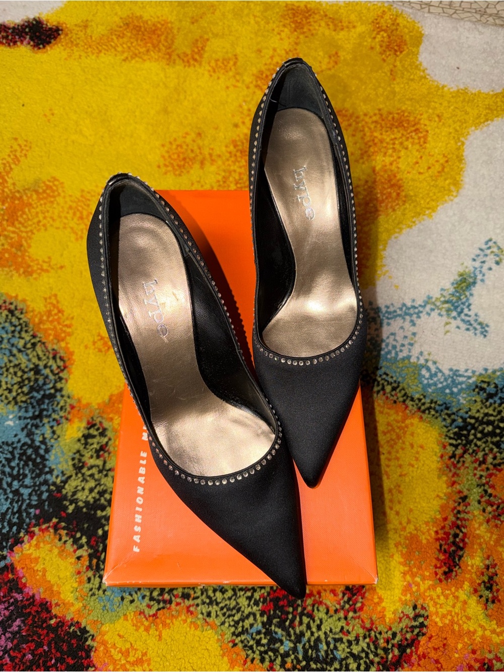 HYPE Black Pointed Toe Cristal Trim Pumps